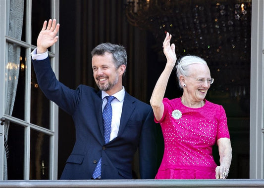 Nyt fra Nationalbanken: Tronskiftemønten med Kong Frederik 10. og Dronning Margrethe 2. 🇩🇰